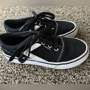 Boys Airwalk Tennis Shoes Size 1